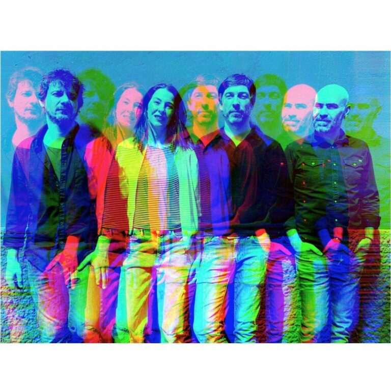 Muddy Swamps and Frozen Ponds es el tercer disco de Jimmy J. Moore.